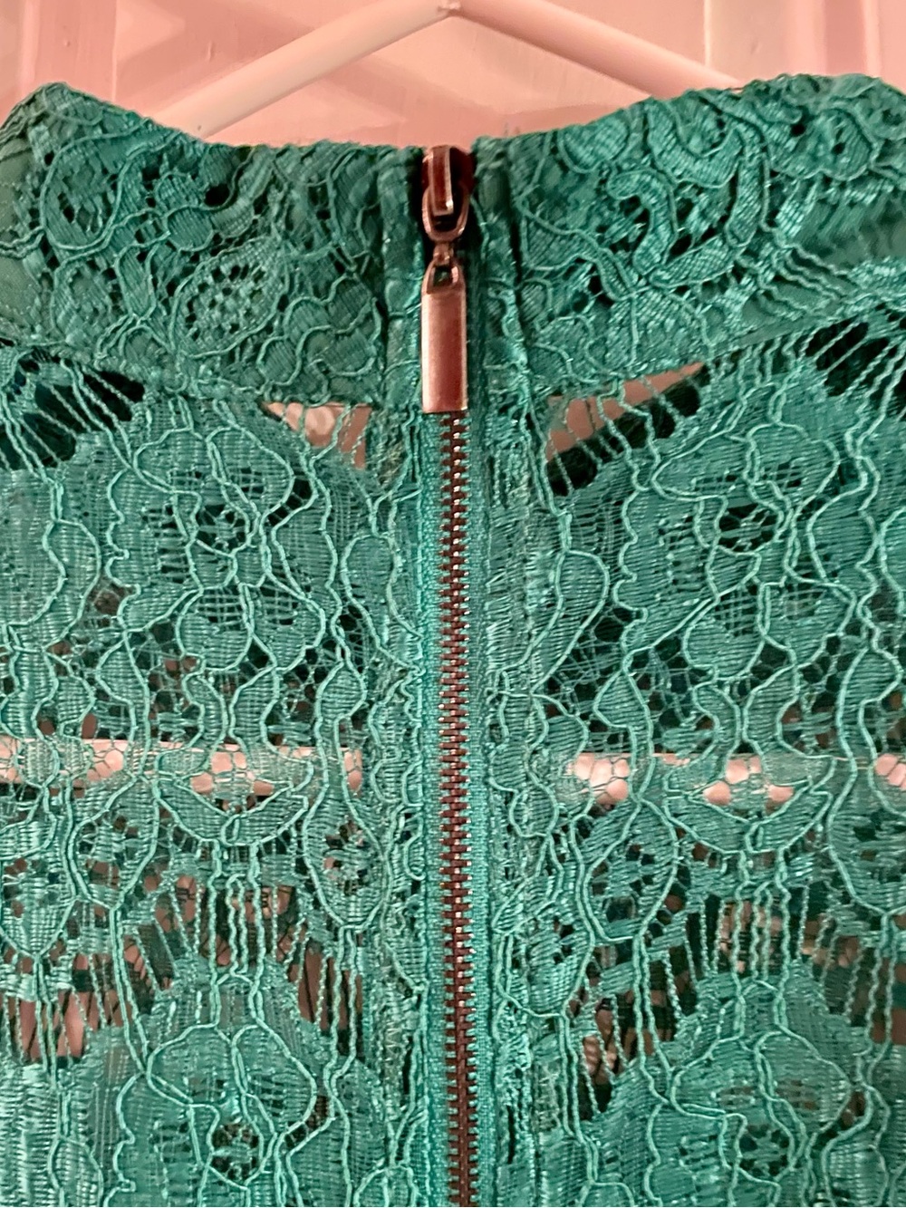 VENUS Emerald Green Floral Lace Top Mock Neck Bell Sleeve Blouse - Picture 6 of 9